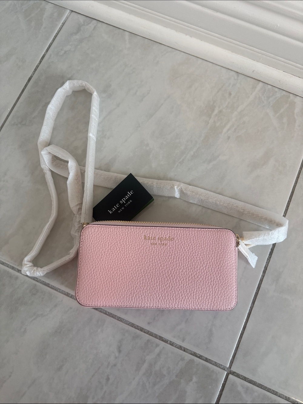 kate spade Light Pink Pebbled Leather Crossbody Wallet with gold chain